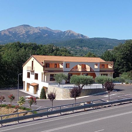Hotel Ristorante Villa Terry Lauria Inferiore Exterior photo