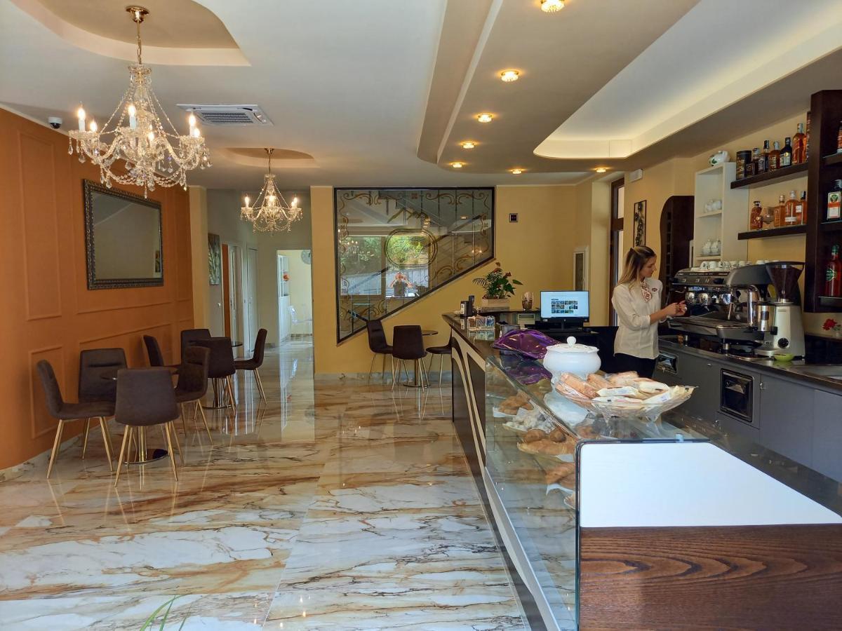 Hotel Ristorante Villa Terry Lauria Inferiore Exterior photo