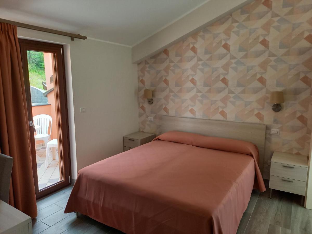 Hotel Ristorante Villa Terry Lauria Inferiore Room photo