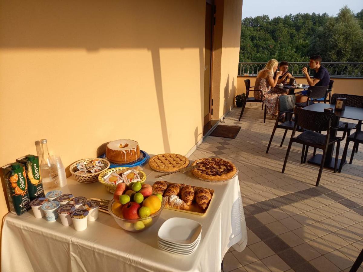 Hotel Ristorante Villa Terry Lauria Inferiore Exterior photo